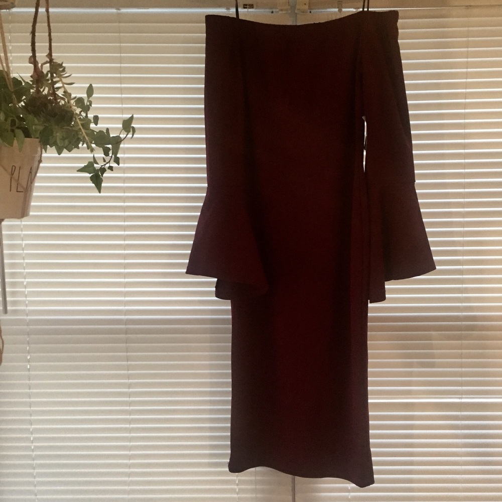 New‼️ Maroon bell sleeve dress